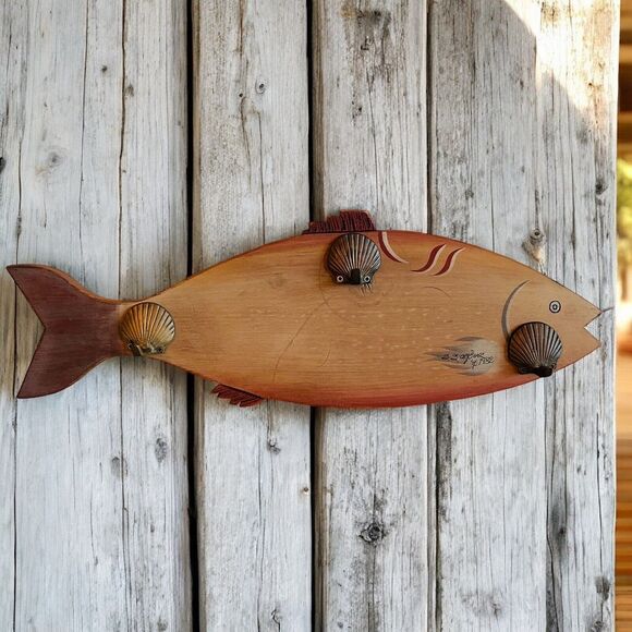 Vintage Habersham Plantation Rustic Fish Wood Wall Hanging 3 Shell Hooks Signed